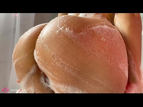 ❤️ Brunetė masturbuoja putytę su vibratoriumi iki intensyvaus orgazmo duše ️ Super porno prie lt.trysex.ru ☑